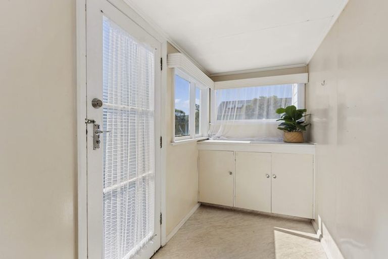 Photo of property in 100 Yule Street, Lyall Bay, Wellington, 6022