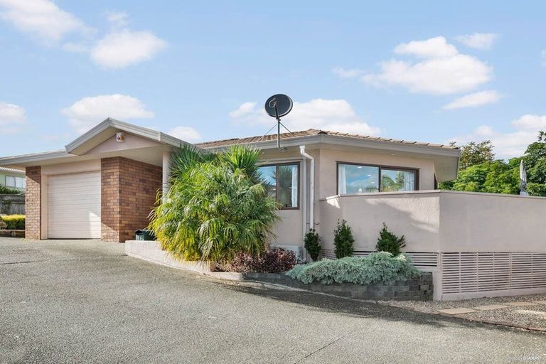 Photo of property in 15 Palmgreen Court, Stanmore Bay, Whangaparaoa, 0932