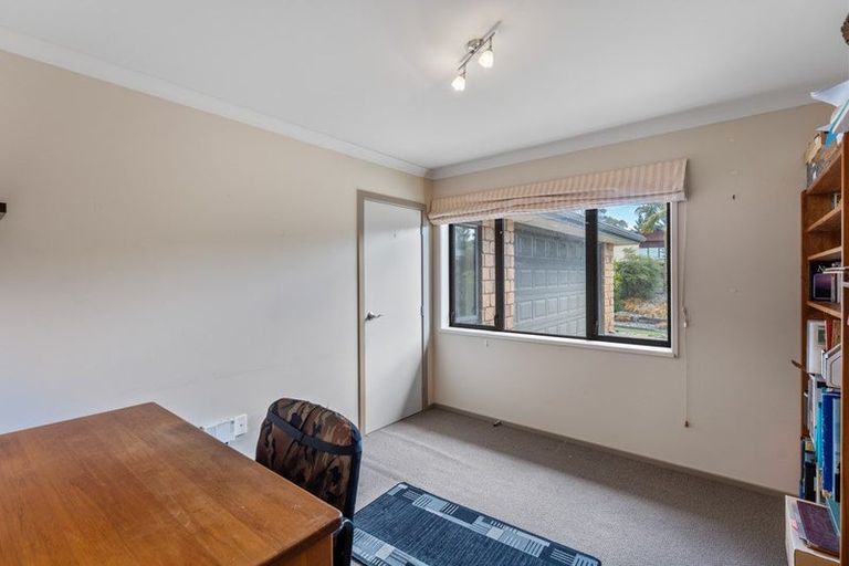 Photo of property in 15 Fairway Oaks Drive, Waikanae Beach, Waikanae, 5036