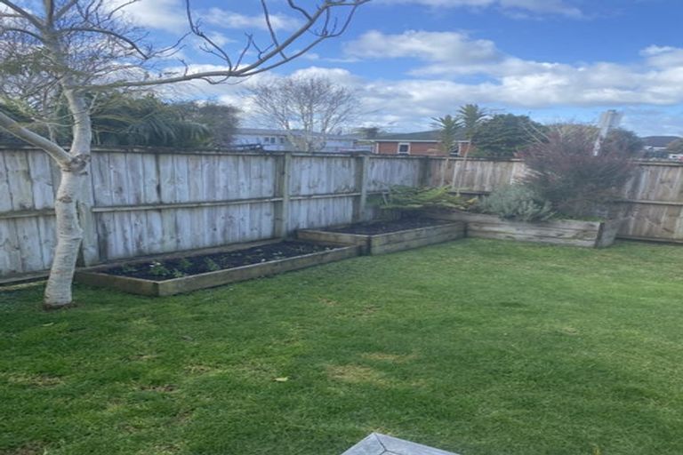 Photo of property in 10a Hatton Road, Orewa, 0931