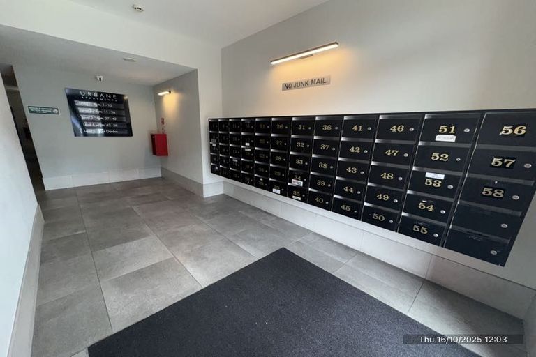 Photo of property in Urbane Apartments, 32/29 Webb Street, Mount Cook, Wellington, 6011