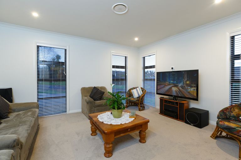 Photo of property in 1 Lochay Place, Pyes Pa, Tauranga, 3112