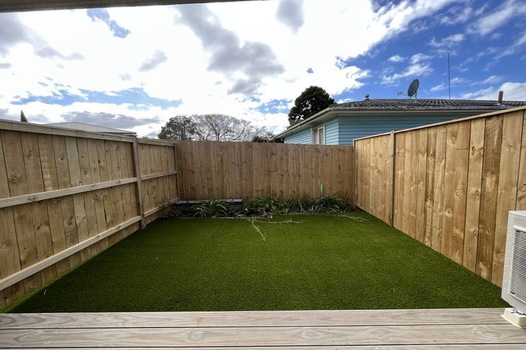 Photo of property in 4/31 Reid Road, New Lynn, Auckland, 0600
