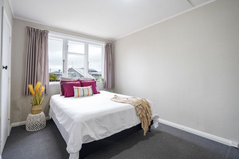 Photo of property in 8 Hendon Place, West End, Palmerston North, 4412