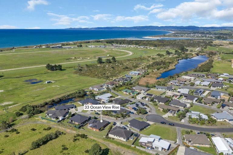 Photo of property in 33 Ocean View Rise, Ruakaka, 0116