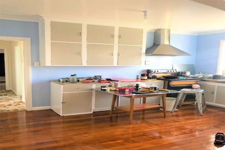 Photo of property in 595 Queen Street East, Levin, 5510