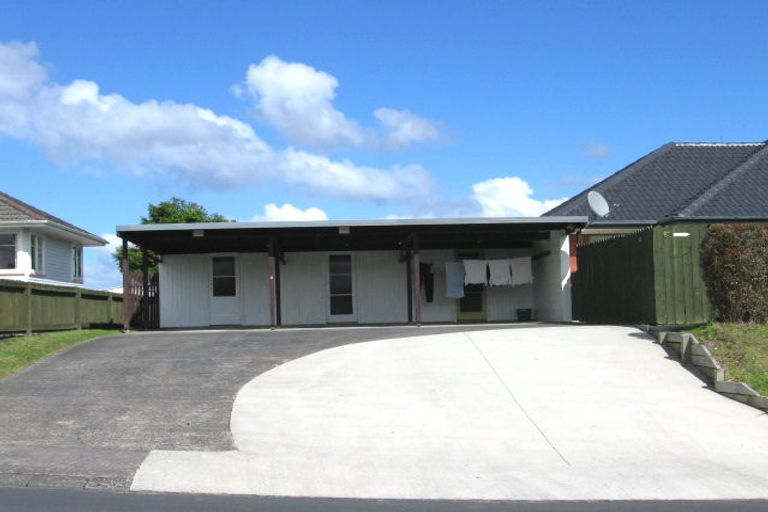 Photo of property in 60 Strid Road, Te Atatu South, Auckland, 0610
