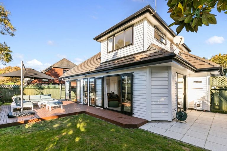 Photo of property in 17 Hinau Street, Woburn, Lower Hutt, 5010