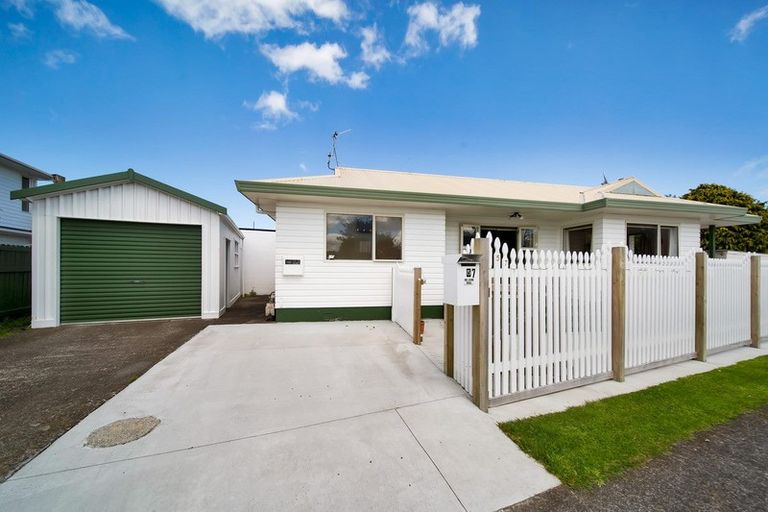 Photo of property in 57 Murray Avenue, Hawera, 4610