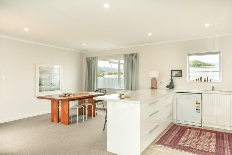 Photo of property in 9 Russell Street, Westport, 7825