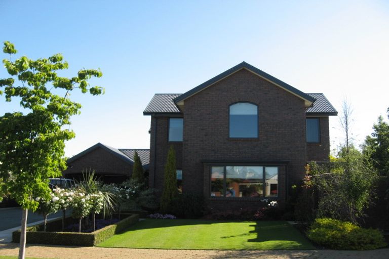 Photo of property in 10 Stableford Green, Burnside, Christchurch, 8053