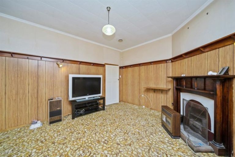 Photo of property in 14 Waihi Road, Hawera, 4610