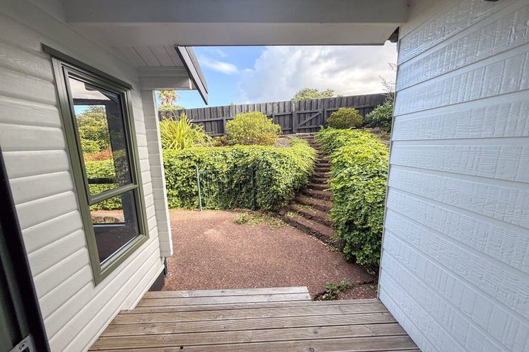 Photo of property in 8 Ngahere Views, Orewa, 0931