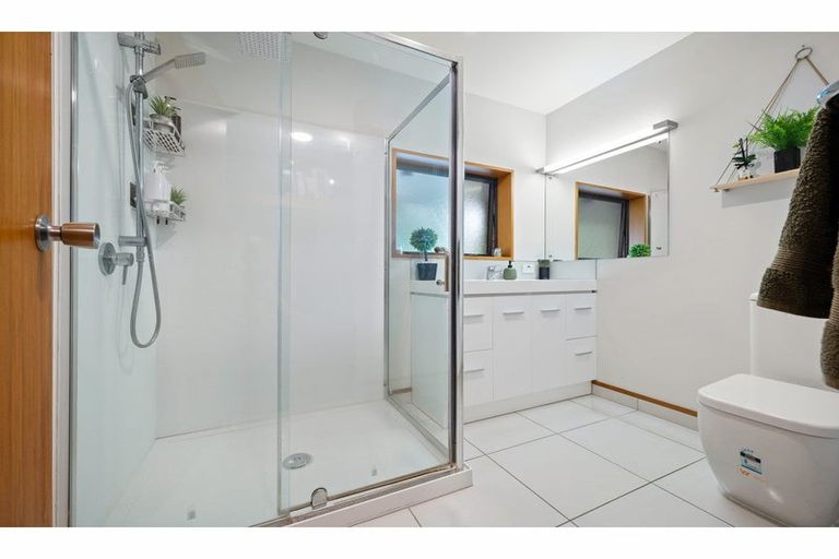 Photo of property in 37 Englefield Road, Belfast, Christchurch, 8051