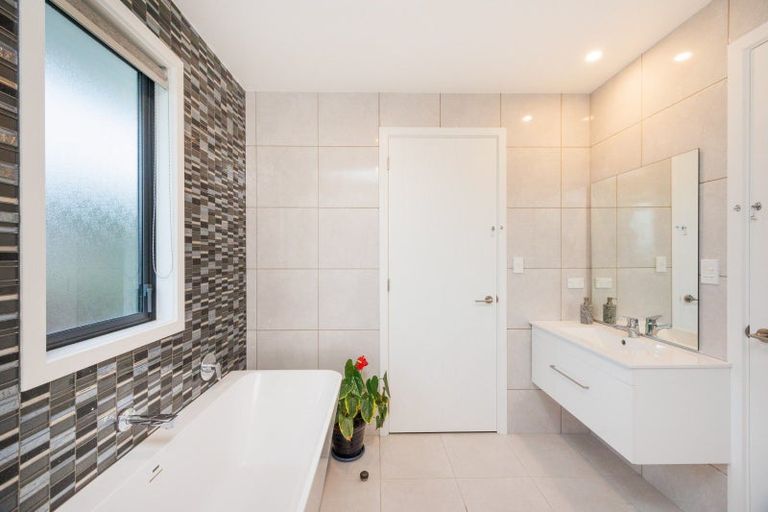 Photo of property in 7 Grand Oaks Drive, Awapuni, Palmerston North, 4412