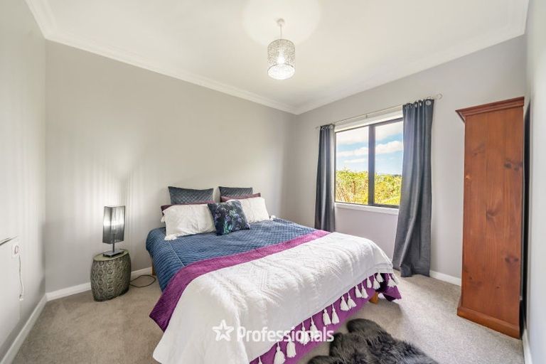 Photo of property in 24 Miromiro Road, Normandale, Lower Hutt, 5010
