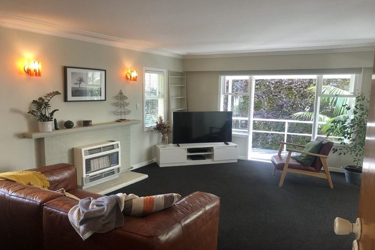 Photo of property in 1/1 Sylvan Park Avenue, Milford, Auckland, 0620