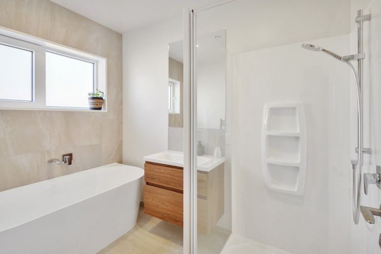Photo of property in 2 Benn Street, Amberley, 7410