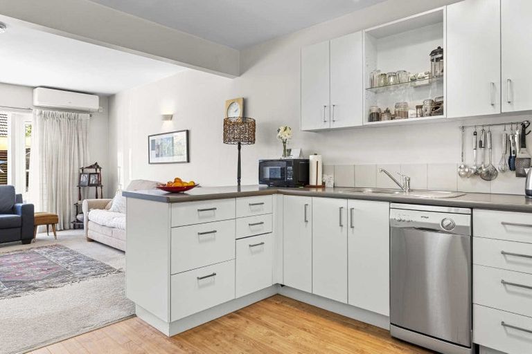 Photo of property in 25a Gleneagles Terrace, Ilam, Christchurch, 8053