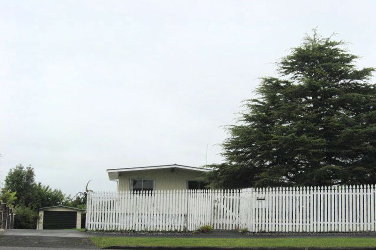 Photo of property in 16 Harbour View Road, Onerahi, Whangarei, 0110