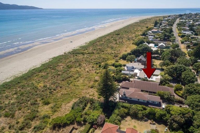 Photo of property in 17 Manly Street, Paraparaumu Beach, Paraparaumu, 5032