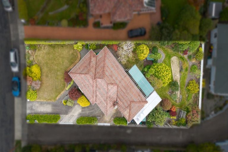 Photo of property in 64 Taylor Terrace, Tawa, Wellington, 5028