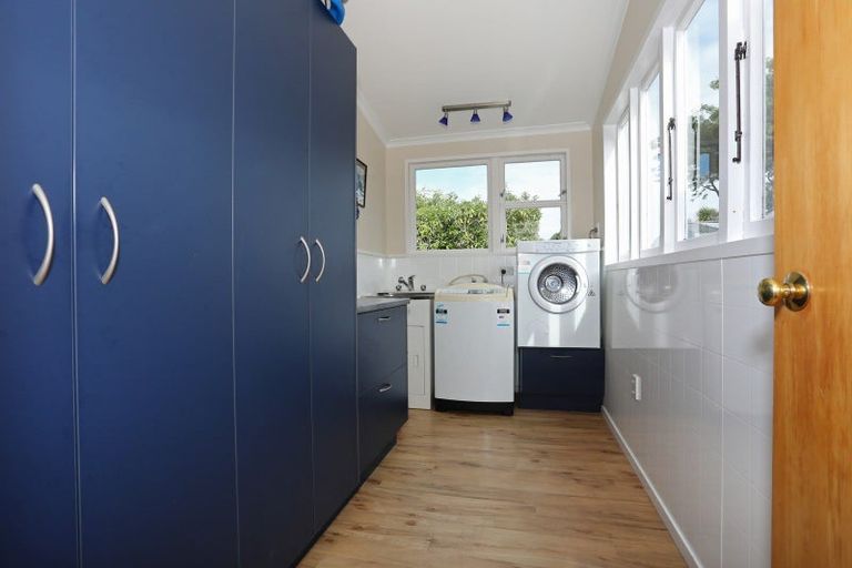 Photo of property in 6 Toia Street, Marton, 4710