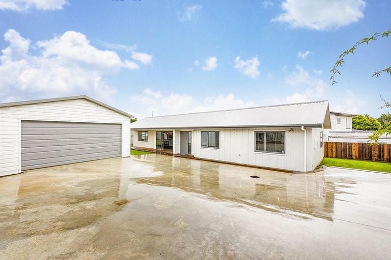Photo of property in 24 Poplar Grove, Feilding, 4702