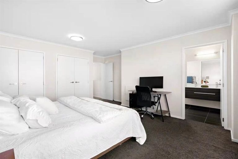 Photo of property in 4 Kotuku Lane, Hobsonville, Auckland, 0616