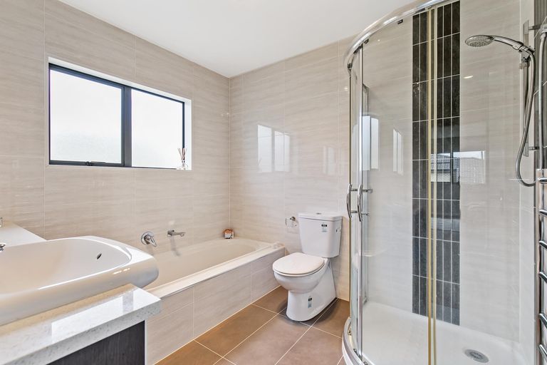 Photo of property in 99 Laurel Oak Drive, Schnapper Rock, Auckland, 0632