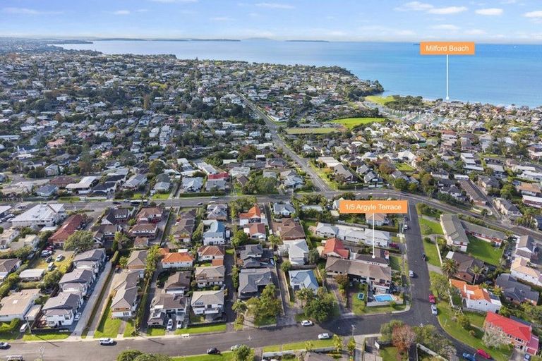Photo of property in 1/5 Argyle Terrace, Milford, Auckland, 0620
