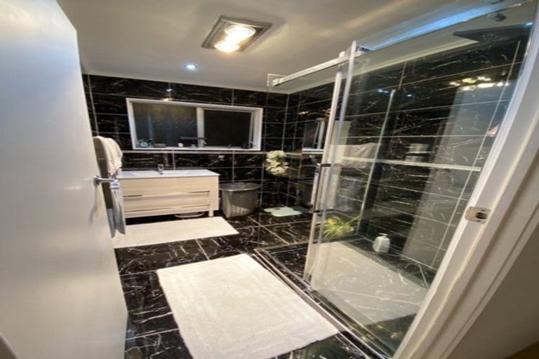 Photo of property in 24 Keegan Drive, Massey, Auckland, 0614