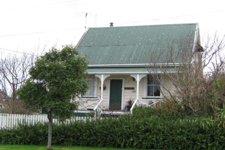 Photo of property in 30 Puriri Street, Helensville, 0800