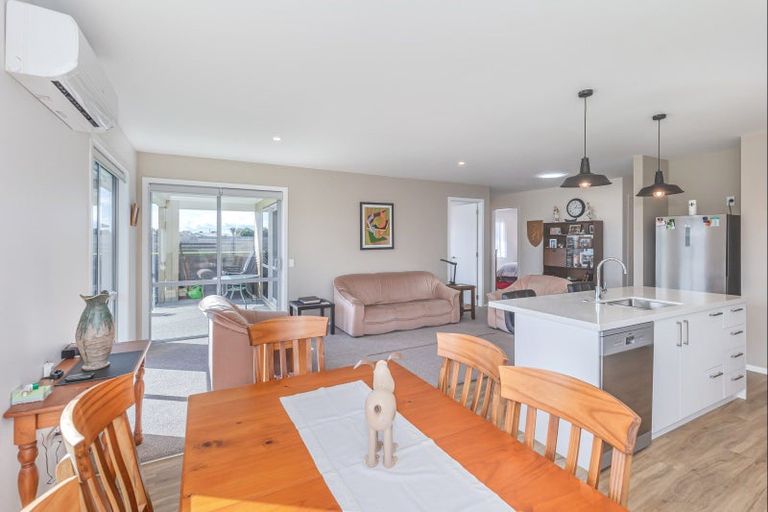 Photo of property in 5 Oak Place, Levin, 5510