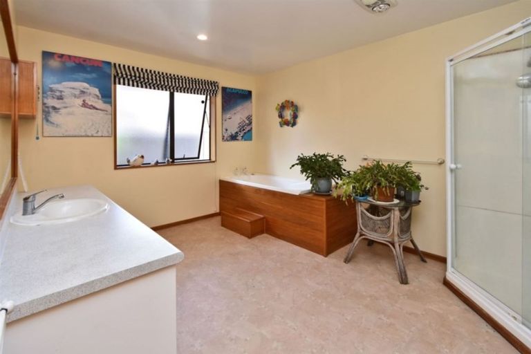 Photo of property in 33 Eders Road, Woodend, 7610