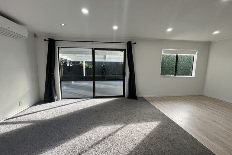 Photo of property in 1/13 Everglade Drive, Goodwood Heights, Auckland, 2105