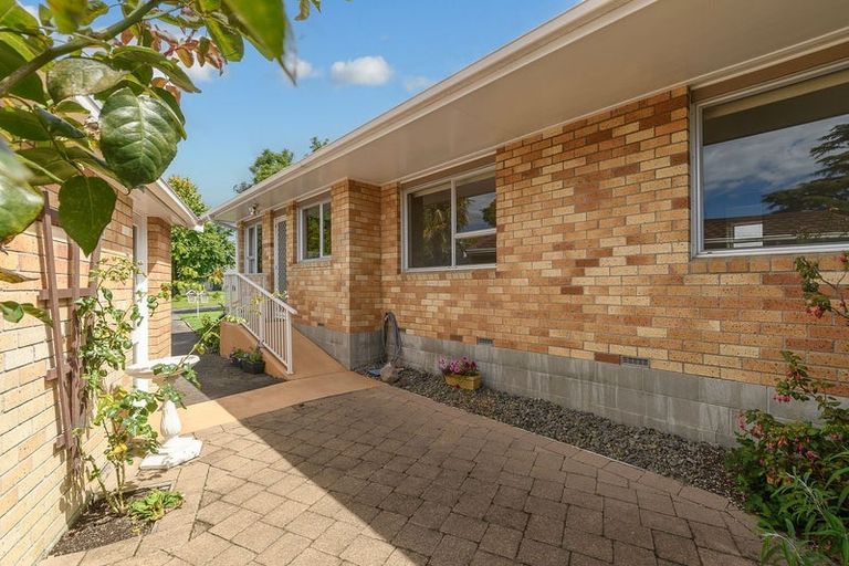 Photo of property in 104 Hinewa Road, Otumoetai, Tauranga, 3110