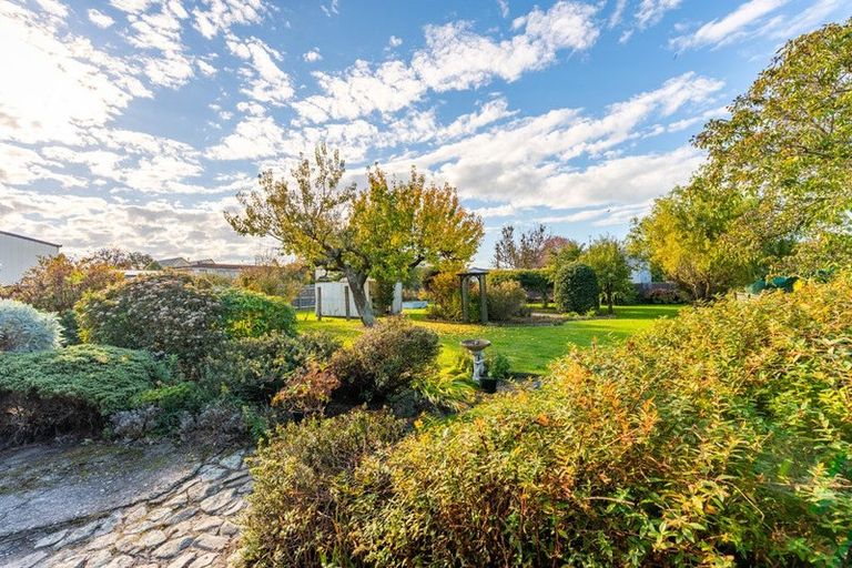 Photo of property in 15 Rugby Street, Waimate, 7924