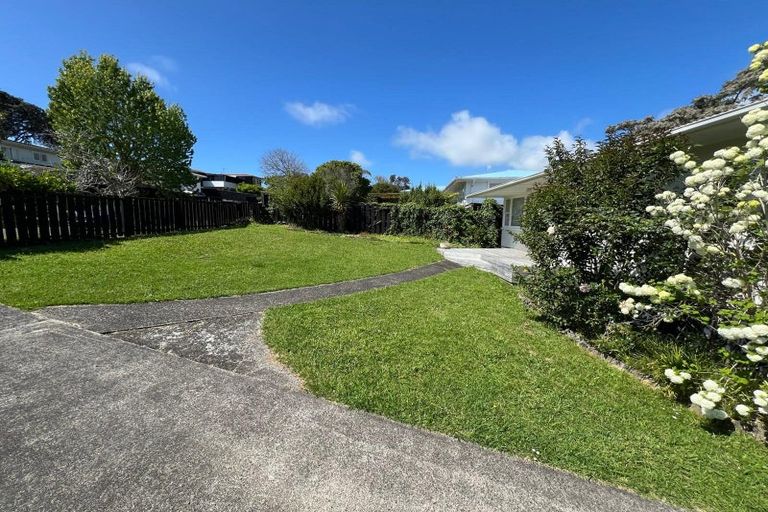 Photo of property in 8 Wylie Avenue, Sunnynook, Auckland, 0620