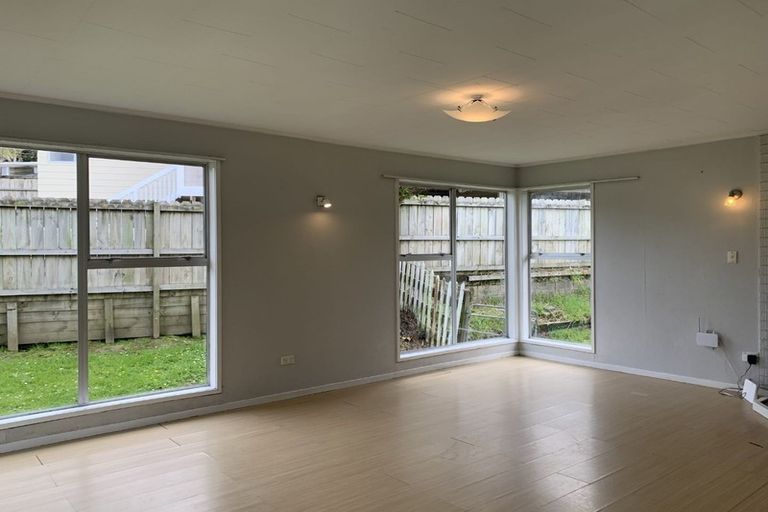 Photo of property in 30 Keegan Drive, Massey, Auckland, 0614