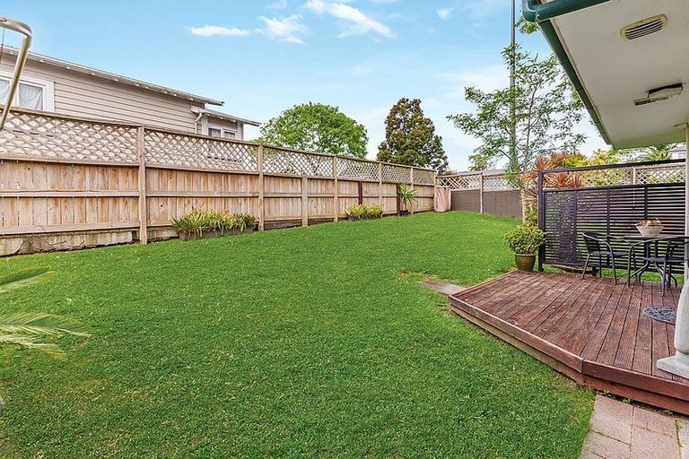 Photo of property in 1/38 Edmonton Road, Henderson, Auckland, 0612