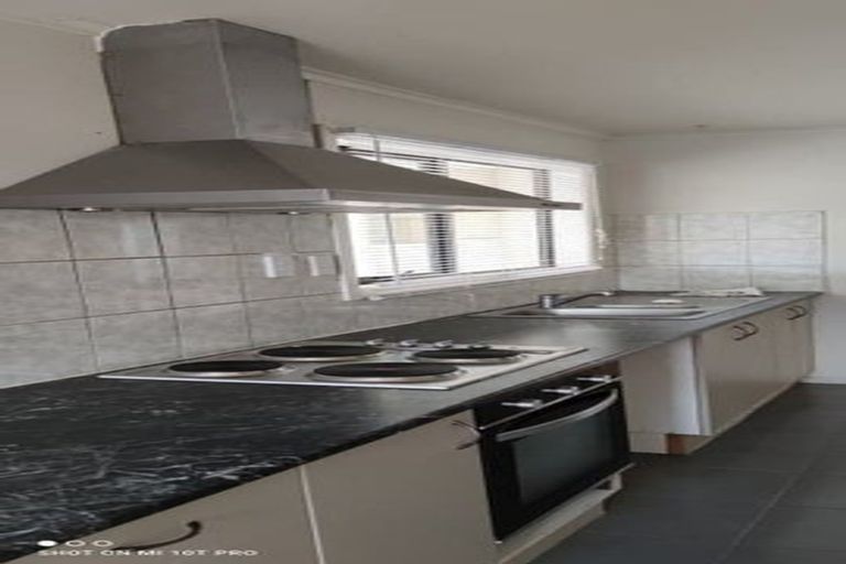 Photo of property in 12 Dolphin Street, Pakuranga, Auckland, 2010