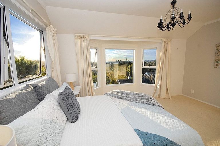 Photo of property in 50 Balmain Road, Chatswood, Auckland, 0626