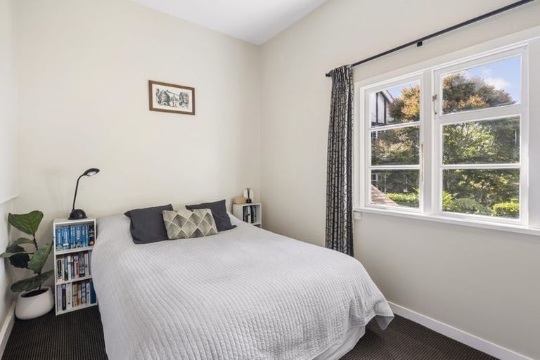 Photo of property in 7 Lower Watt Street, Wadestown, Wellington, 6012