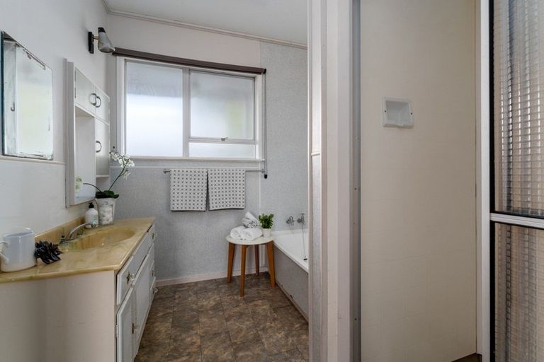 Photo of property in 69 Ngaio Road, Waikanae, 5036