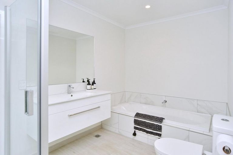 Photo of property in 15 Holmes Hanover Lane, Halswell, Christchurch, 8025