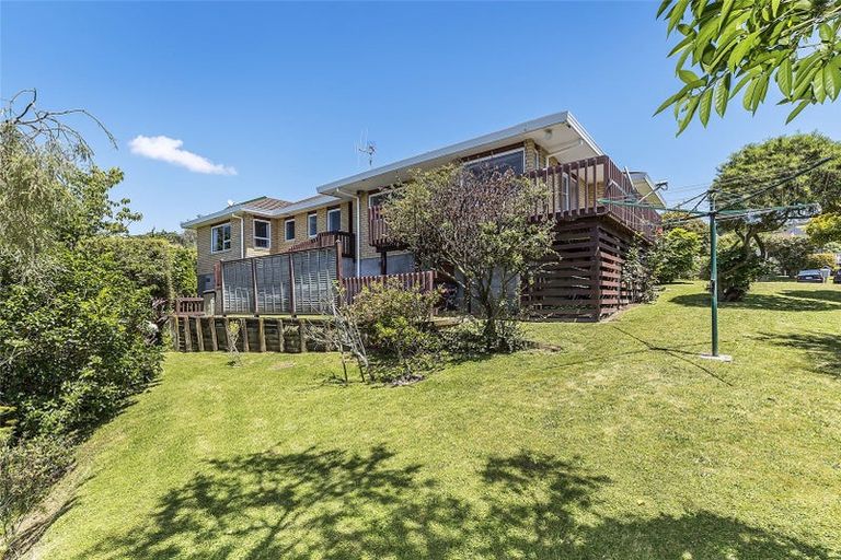 Photo of property in 17 Latitude Close, Whitby, Porirua, 5024