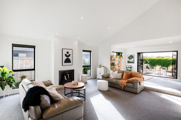 Photo of property in 8 Shalimar Place, Huntington, Hamilton, 3210