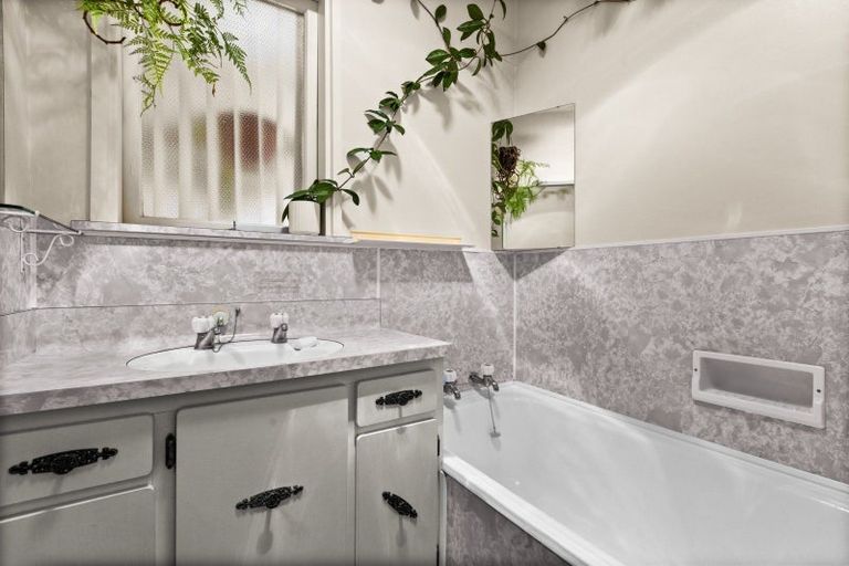 Photo of property in 29 Mcgregor Avenue, Pirimai, Napier, 4112