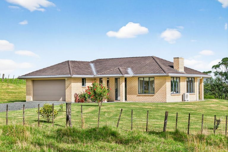 Photo of property in 667 Pahi Road, Pahi, Paparoa, 0571